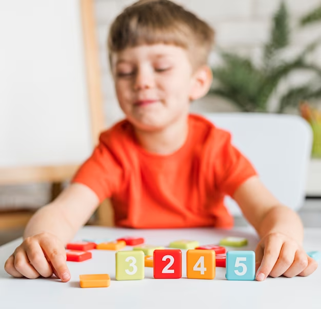 Монтессори возрастная периодизация: как выбрать правильные игры и занятия для развития детей